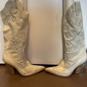 BCBG vintage western style cowgirl boots